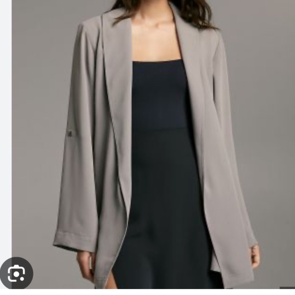 Aritzia Babaton open front, belted blazer.